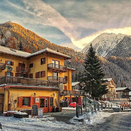 Le Nid De L'Aigle Hotel Champoluc Kültér fotó