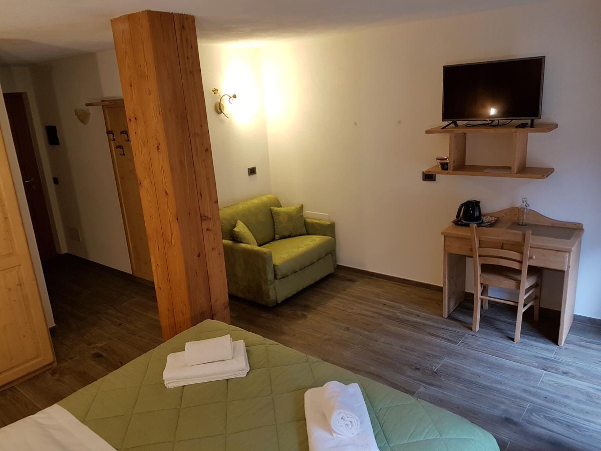 Le Nid De L'Aigle Hotel Champoluc Kültér fotó